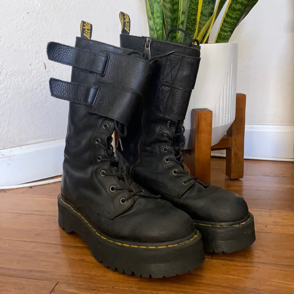 Size 8 platform Dr. Marten’s